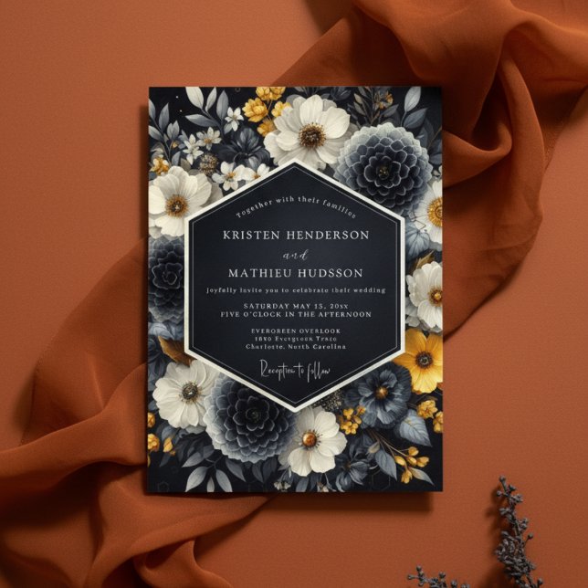 Schwarze florale Hochzeitsromantik Einladung (Von Creator hochgeladen)