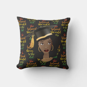 Schwarze Frau Graduation Cap, sie glaubte, sie kön Kissen
