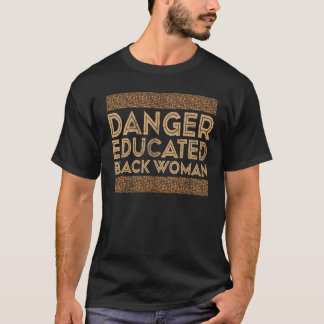 Schwarze Frau in der Geschichte T-Shirt