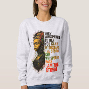 Schwarze Frau in fett panafrikanischen Farben gest Sweatshirt
