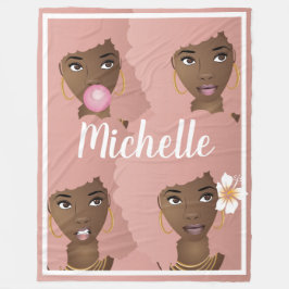 Schwarze Frau mit rosa Afro, Ihr Name Fleecedecke
