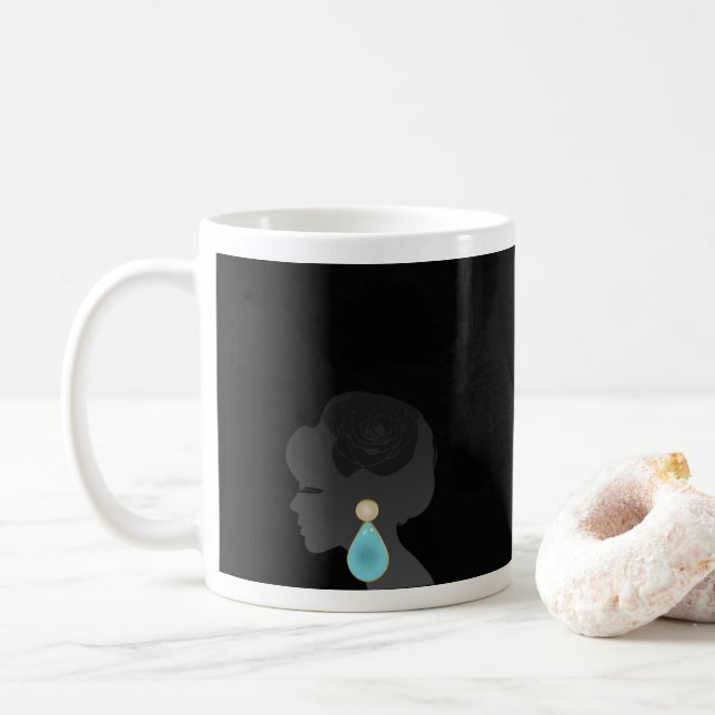 Schwarze Frau Silhouette Dunkler Glamour Tasse (Mit Donut)