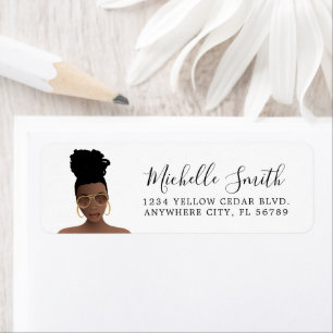 Schwarze Frauen, Top-Knot und Gold-Shades