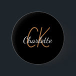 Schwarze Goldmonogramm-Initialnamen minimalistisch<br><div class="desc">Schwarzer Hintergrund,  goldfarbener und weißer Text. Personalisieren Sie Ihre Monogramm-Initialen und Ihren Namen und fügen Sie sie hinzu. Der Name wird mit einem Schriftsatz geschrieben,  der im Stil der Mutter geschrieben ist.</div>