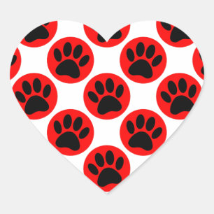 Schwarze Hundepaws in roten Polka-Punkten Herz-Aufkleber