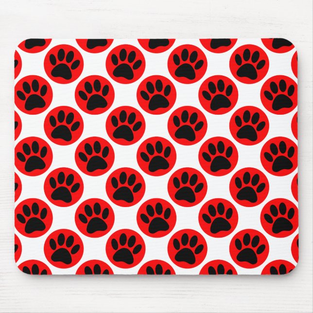Schwarze Hundepaws in roten Polka-Punkten Mousepad (Vorne)
