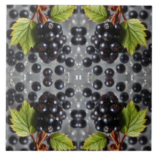 Schwarze Johannisbeeren Beeren & Grünblattmuster Fliese