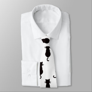 Schwarze Katze Abgeschieden auf weißem Polka-Dot- Krawatte