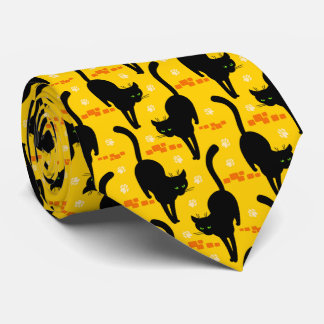 Schwarze Katze auf der Straße Krawatte