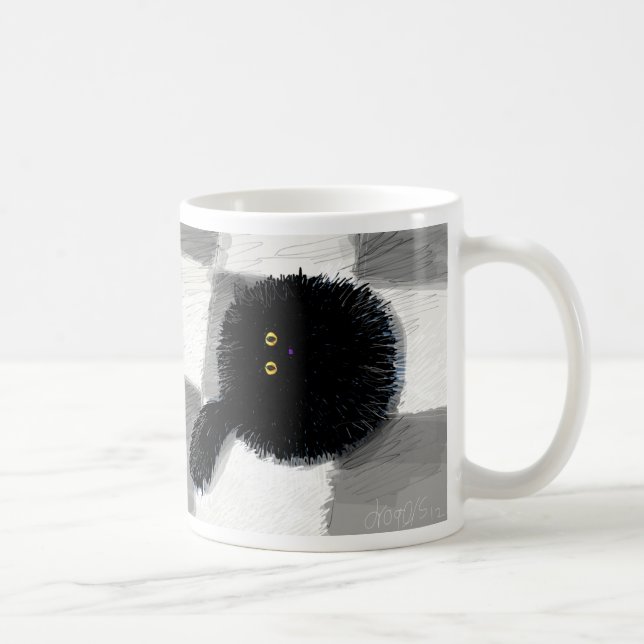 Schwarze Katze, die oben schaut Kaffeetasse (Rechts)