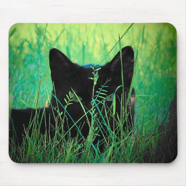 Schwarze Katze im Gras Mousepad (Vorne)