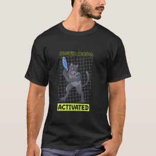 Schwarze Katze im Laser Tag Schleichmodus T-Shirt