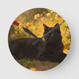 Schwarze Katze in den Blumen I Runde Wanduhr