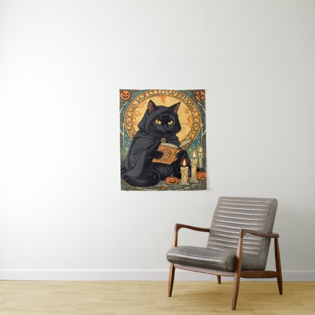 Schwarze Katze liest das Jack-o'-Laternen-Journal Wandteppich (Beispiel)