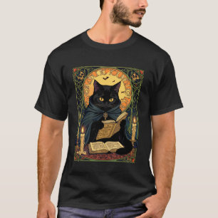 Schwarze Katze liest ein Buch der Sonnenwende-Zaub T-Shirt