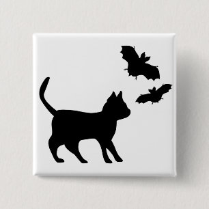 Schwarze Katze mit Bat Button
