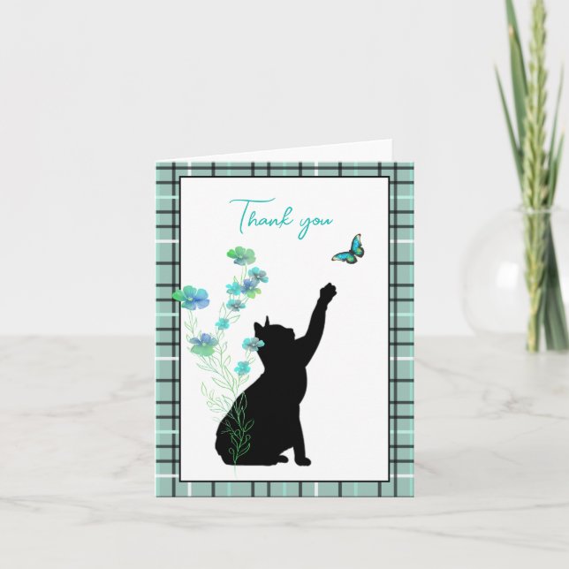 Schwarze Katze mit Blume und Schmetterling Dankeskarte (Vorderseite)