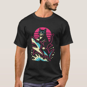 Schwarze Katze reitet auf Hai Retro Vaporwave T-Shirt