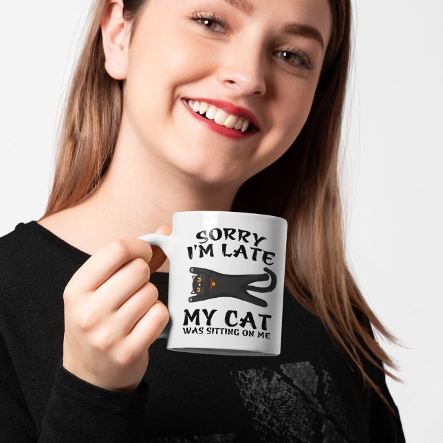 Schwarze Katze Sorry, dass ich spät dran war auf m Kaffeetasse (Von Creator hochgeladen)