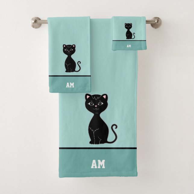 Schwarze Katze und Monogramm auf hellblauer Farbe Badhandtuch Set (Insitu)