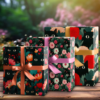 Schwarze Katze versteckt in romantischen rosa Blum Geschenkpapier Set