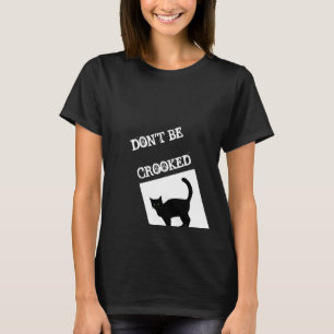 Schwarze Katze zitiert schwarzen T - Shirt