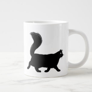 Schwarze Katze zu Fuß mit langatmigem Schwanz Jumbo-Tasse