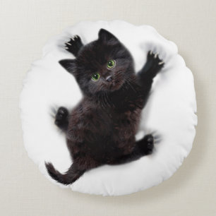 Schwarze Katzen klettern auf menschlichem Rücken Rundes Kissen