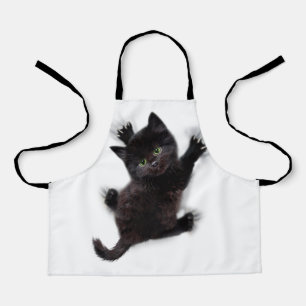 Schwarze Katzen klettern auf menschlichem Rücken Schürze
