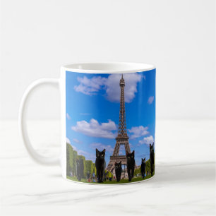 Schwarze Katzen übernehmen Paris Kaffeetasse