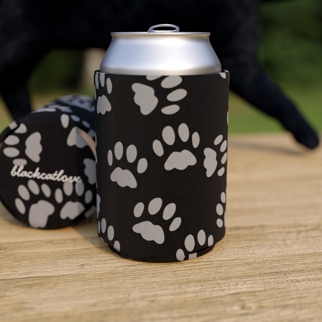 Schwarze katzgraue Paw-Drucke Personalisiert, Dose Dosenkühler (You can add your name to the bottom of this can cooler so your Kitty knows it's yours.)