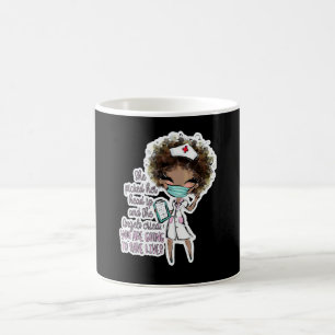 Schwarze Krankenschwester hob den Kopf, Engel wein Kaffeetasse