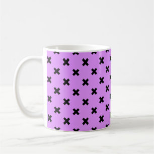Schwarze Kreuzstiche auf Lila Kaffeetasse
