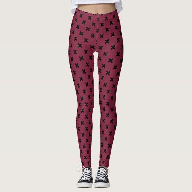 Schwarze Kreuzstiche auf Maulbeeren Leggings (Vorderseite)