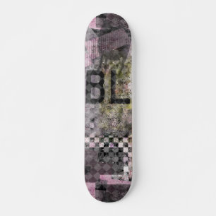 Schwarze lila Collage-Kunst auf Skateboard