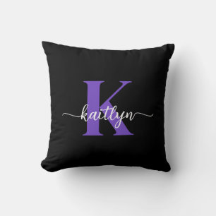 Schwarze lila Schrift Monogramm Kissen