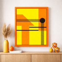 Schwarze Linien kreuzen gelbe und orange Formen