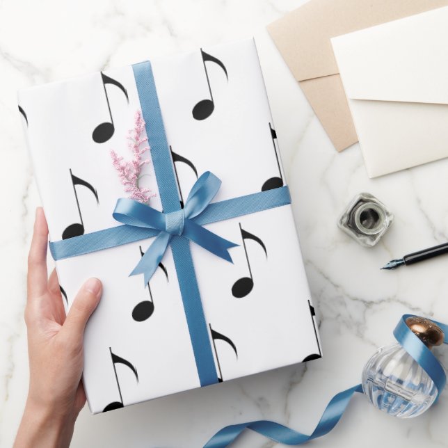 Schwarze Musiknoten auf Weiß Geschenkpapier (Schenken)