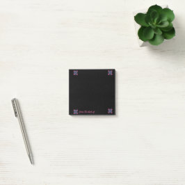 Schwarze Noten mit rosa und violetten Kacheln Post-it Klebezettel