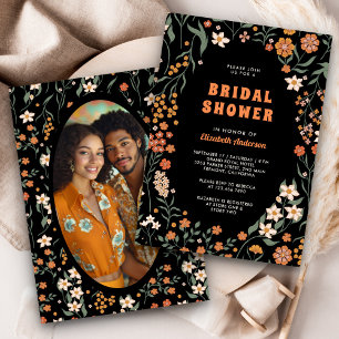 Schwarze Orange Groovy Wildblumen-Brautjungfernpar Einladung