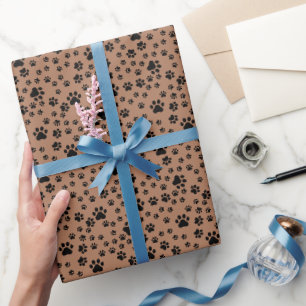 Schwarze Paw-Prints auf braun Geschenkpapier