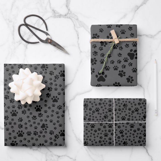 Schwarze Paw-Prints auf dunkelgrau Geschenkpapier Set (Vorderseite)