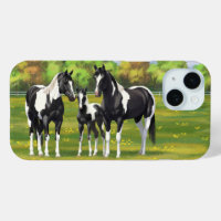 Schwarze Pinto Farbe Quarter Pferde im Sommer Weid