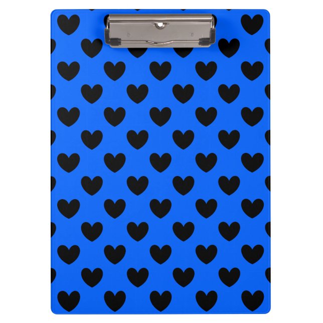 Schwarze Polka Herzen auf blau Klemmbrett (Vorderseite)