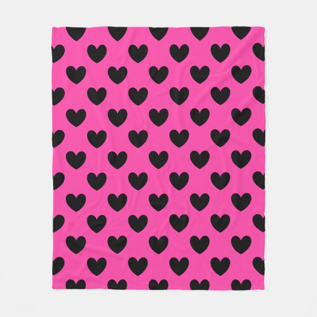 Schwarze Polka Herzen auf Fuchsienrosa Fleecedecke (Vorderseite)