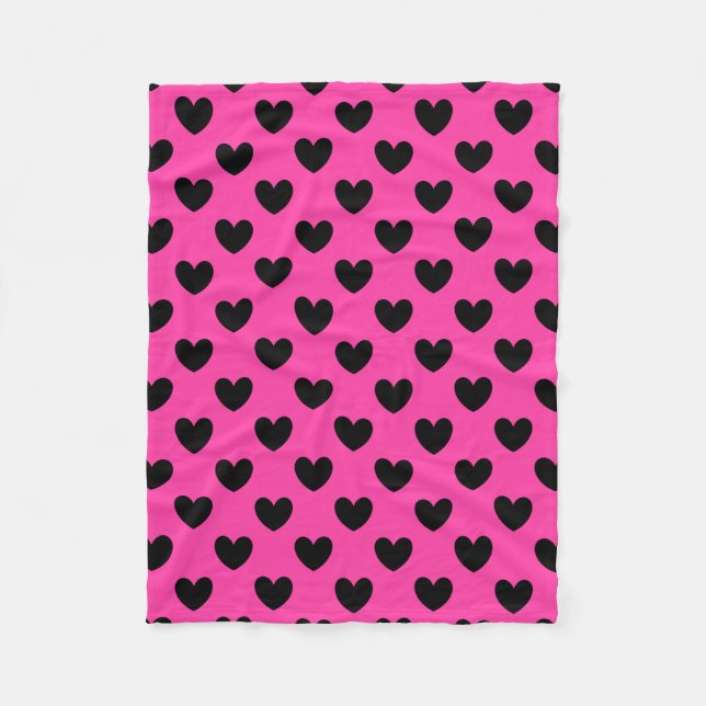 Schwarze Polka Herzen auf Fuchsienrosa Fleecedecke (Vorderseite)
