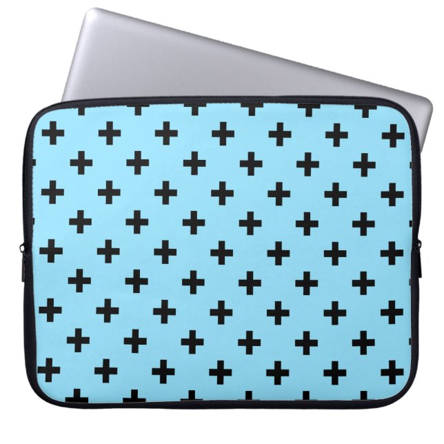 Schwarze Polka kreuzt in Babyblau Laptopschutzhülle (Vorderseite)