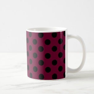 Schwarze Polka-Punkte auf Bordeaux Tasse