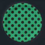 Schwarze Polka Punkte auf frisch grünem Pappteller<br><div class="desc">Schwarze Polka Punkte auf frisch grünem</div>