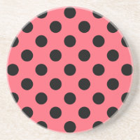 Schwarze Polka Punkte auf Korallen
